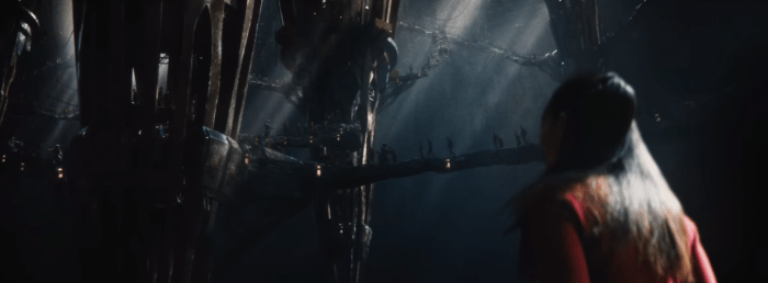 Star Trek Beyond Trailer 2 Uhura Zoe Saldana in Alien City